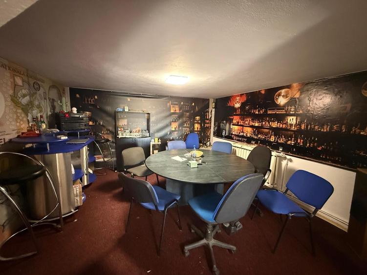 Spațiu comercial de închiriat –  acces direct din stradă - 12