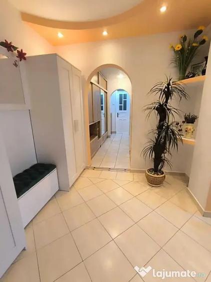 Apartament Cu 3 Camere Decomandate Etaj 2 Zona Obcini - 1