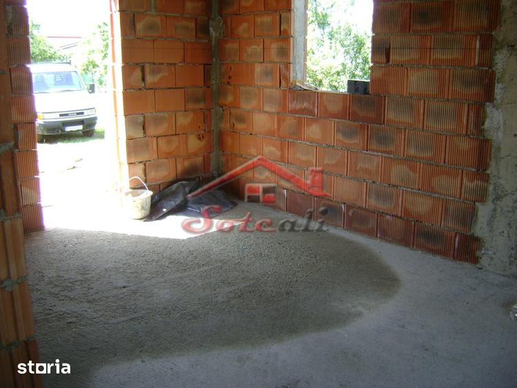 Casă cu 3 camere cu Teren 650 Mp în Cornu
