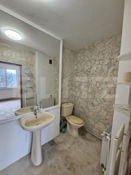 Apartament cu 2 camere semidecomandat în Hunedoara