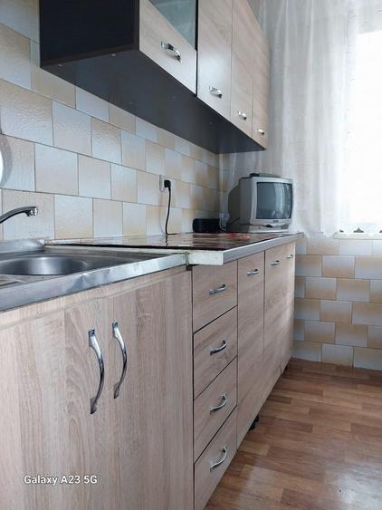 Apartament cu 2 camere semidecomandat în Craiovei