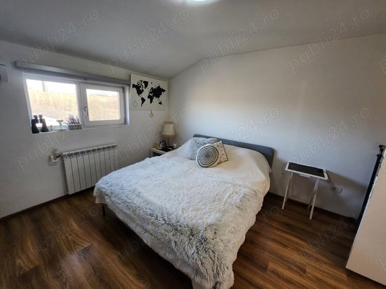 Casă cu 6 camere cu Teren 3000 Mp în Cataloi