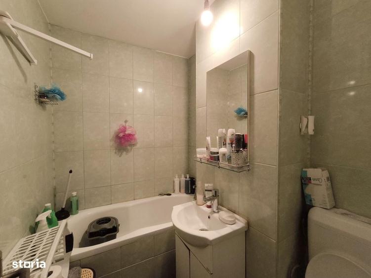 Apartament cu 2 camere decomandat în Lacul Tei