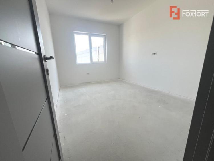 Casă cu 4 camere cu Teren 381 Mp în Moșnița Nouă