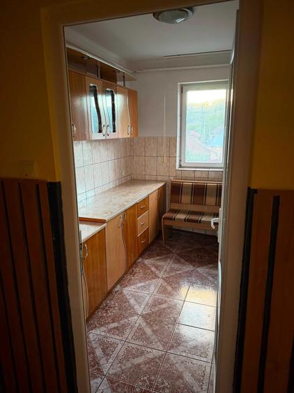 Apartament cu 2 camere semidecomandat în Coman
