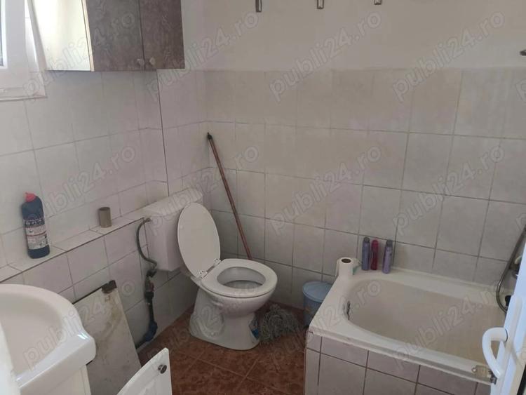 Casă cu 4 camere cu Teren 2158 Mp în Cenad