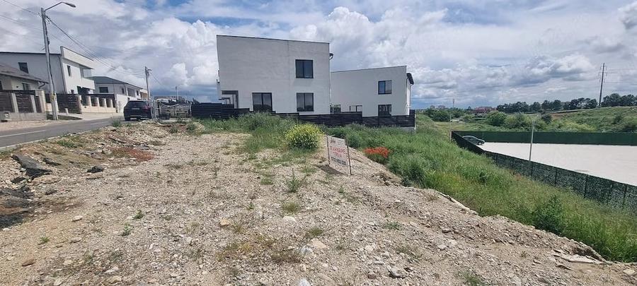 Teren de 830 mp, în Tancodrom
