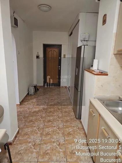 Apartament cu 2 camere decomandat în Ferentari