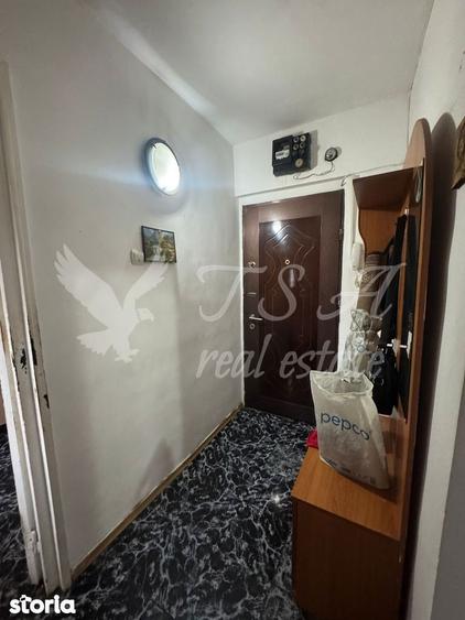 Apartament cu 3 camere decomandat în Rahova
