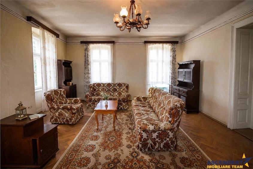 Casă cu 2 camere cu Teren 185 Mp în Centrul Istoric