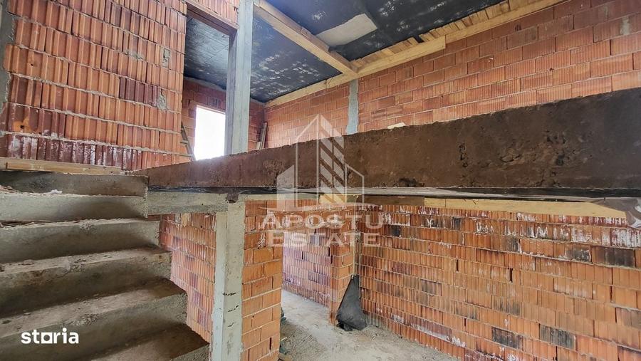 Casă cu 3 camere cu Teren 330 Mp în Central