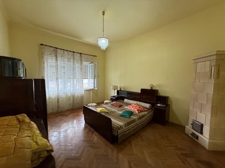 Casă individuală cu 4 camere cu Canalizare în Aurel Vlaicu