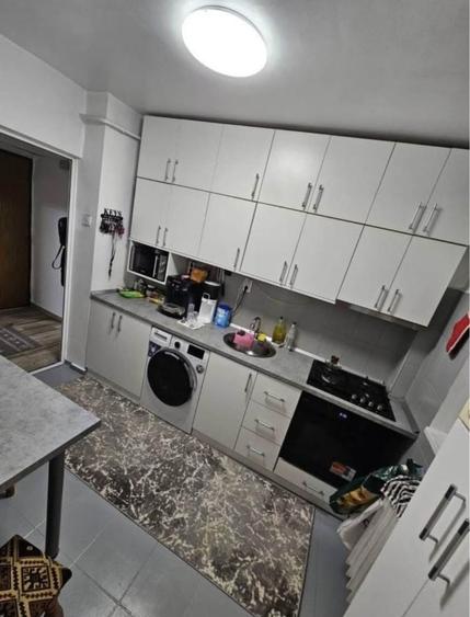Apartament cu 3 camere decomandat în Alexandru cel Bun