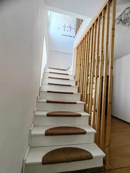 Duplex cu 5 camere cu Canalizare în Banca Națională