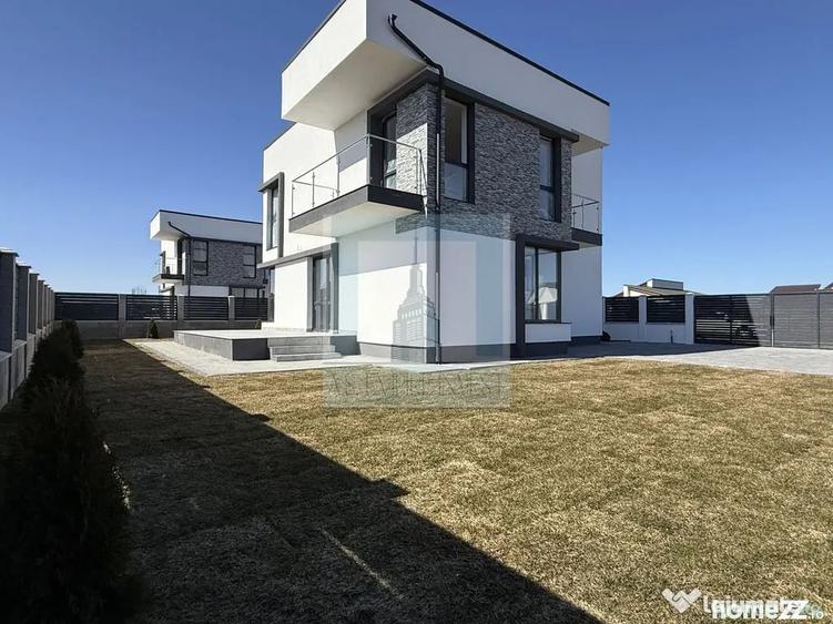 Casă cu 4 camere cu Teren 514 Mp în Sânpetru