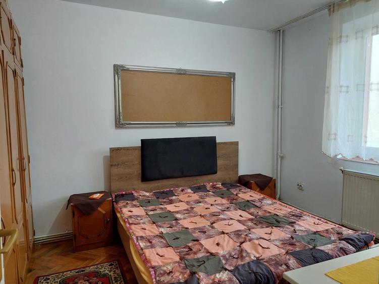 Apartament cu 2 camere semidecomandat în Petros