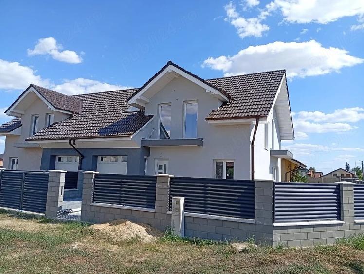 Casă cu Teren 238 Mp în Sânandrei