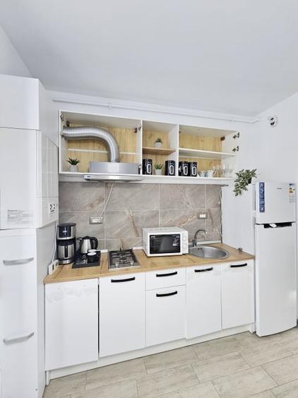 Apartament cu 2 camere semidecomandat, mobilat în Mamaia-Sat