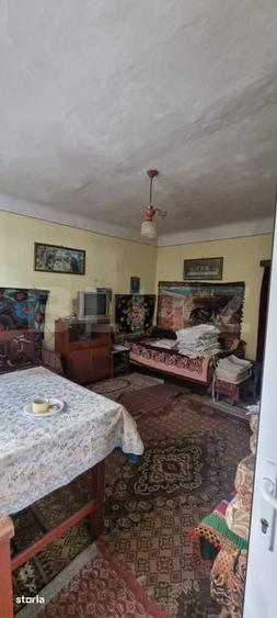 Casa cu 3 camere, anexe, curte si gradina - 9