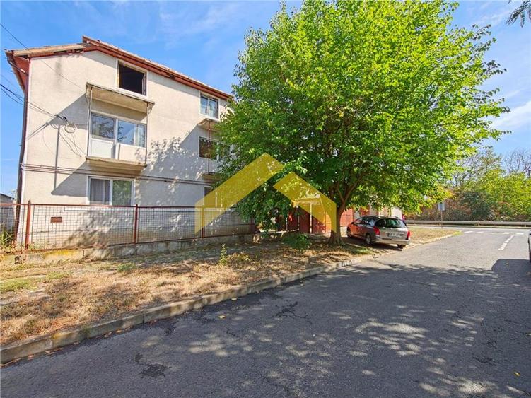 Casă individuală cu 6 camere cu Teren 932 Mp în Subcetate