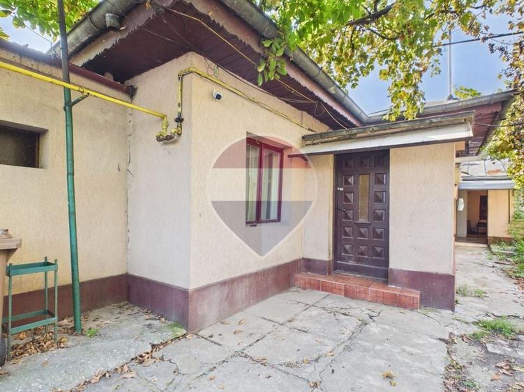 Casă individuală cu 4 camere cu Teren 244 Mp în Andronache