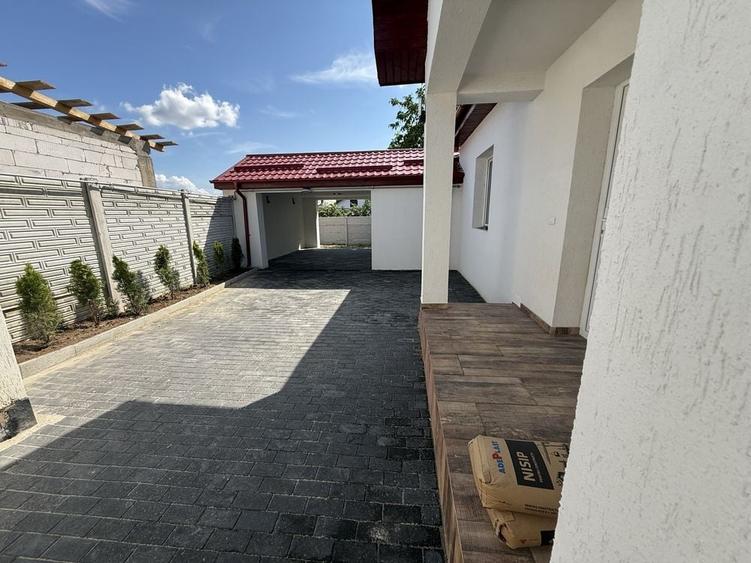 Casă cu 4 camere în Ișalnița