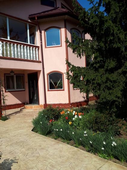 Casă individuală cu 7 camere cu Garaj în Ordoreanu