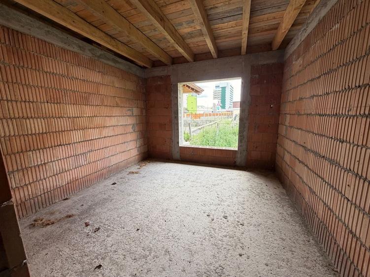 Casă de vânzare 260 mp utili + 1052 mp teren in centrul orasului Covasna - 25