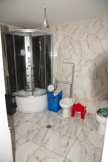 Casă cu 4 camere cu Teren 600 Mp în Central