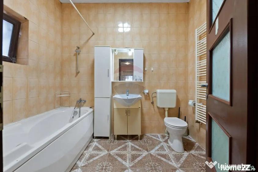 Spațiu comercial, de 75 mp, în Pârneava