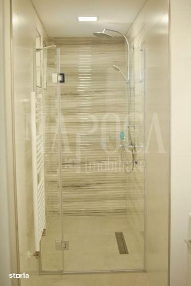 Casă cu 6 camere cu Teren 283 Mp în Sânmartin