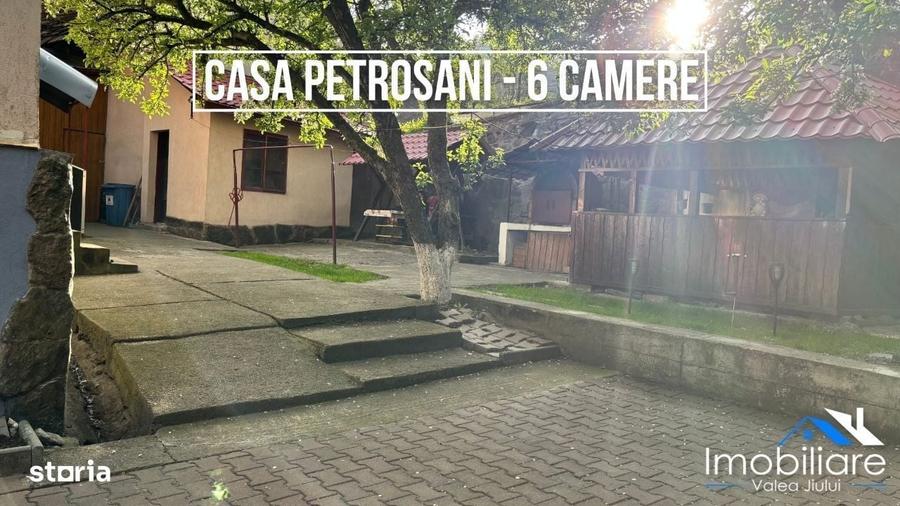 Casă cu 4 camere în Petrila
