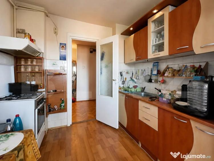 Apartament cu 3 camere decomandat în Circumvalațiunii