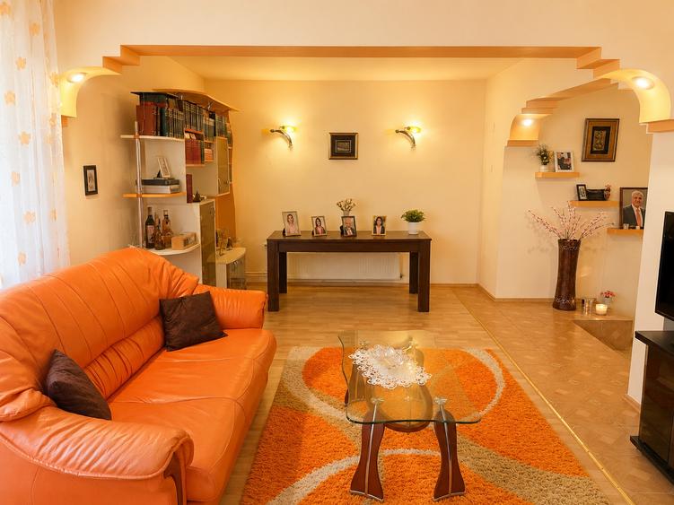 Casă individuală cu 5 camere cu Canalizare în Smeura