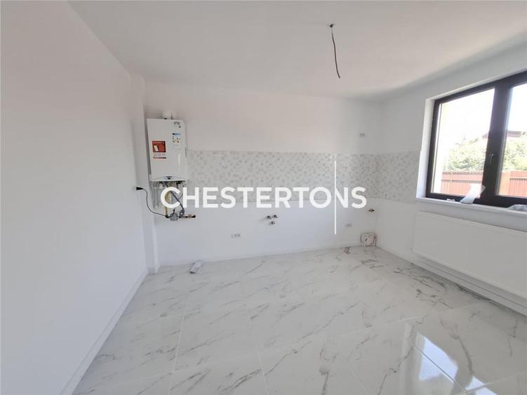 Casă cu 4 camere cu Teren 438 Mp în Crevedia