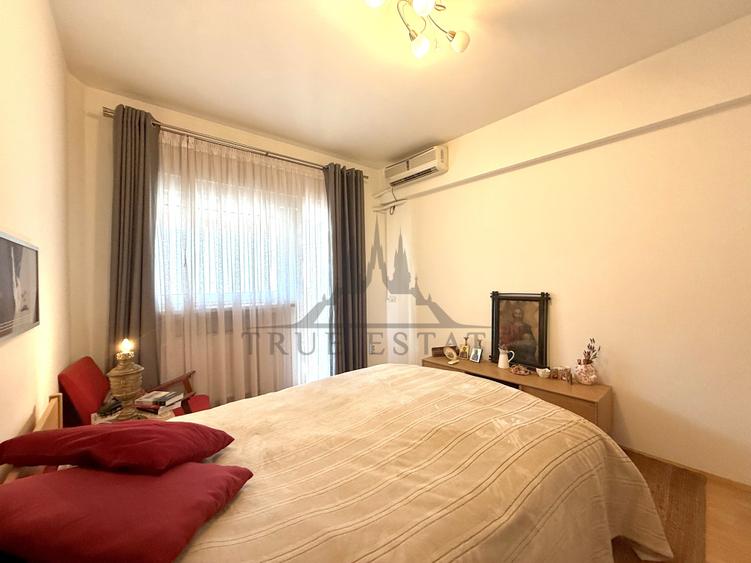 Apartament cu 3 camere semidecomandat în Armeneasca