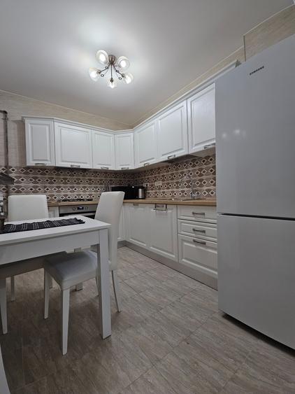 Apartament cu 2 camere decomandat în Tomis Mall