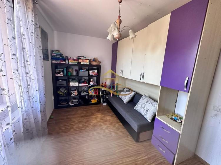 Casă cu 4 camere cu Canalizare în Siretu (Săucești)