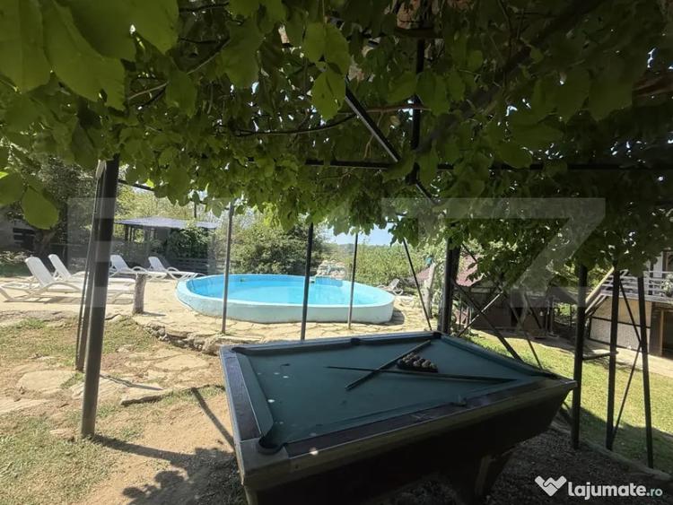 Proprietate de poveste cu piscina, ciubar ?i casu?a i - 1