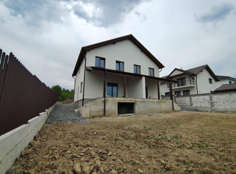 Casă individuală cu 4 camere cu Canalizare în Arhitecților - Calea Cisnădiei