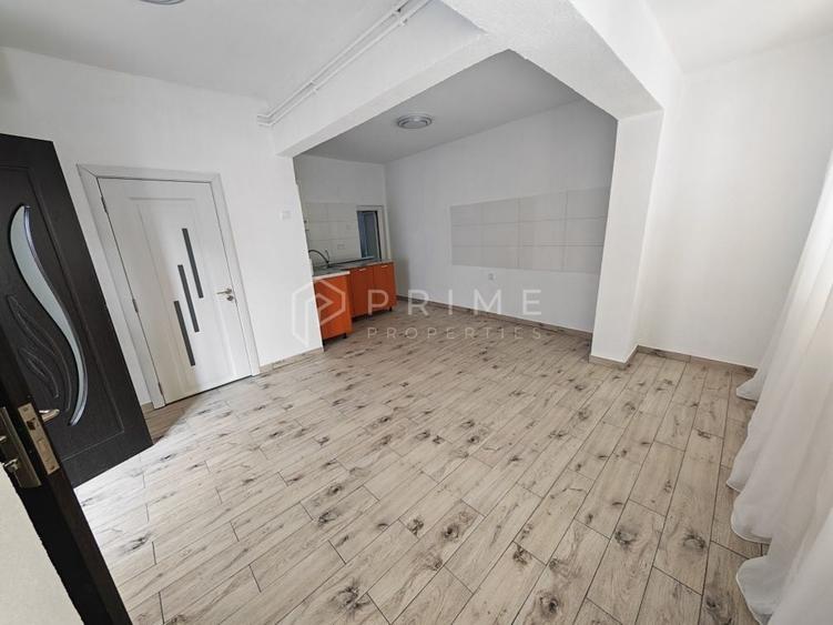 Casă individuală cu 4 camere cu Canalizare în Central