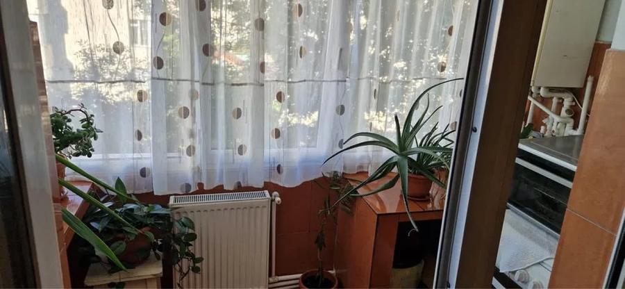 Apartament cu 2 camere decomandat în Km 5