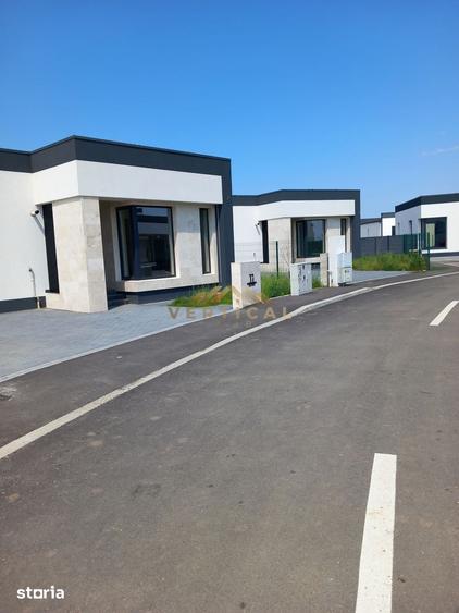 Casă cu 3 camere cu Teren 445 Mp în Central