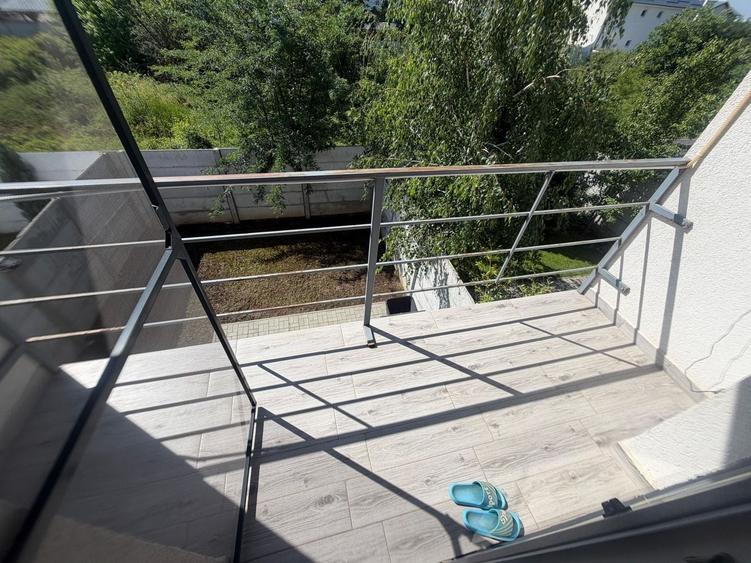Casă cu 4 camere cu Canalizare în Central