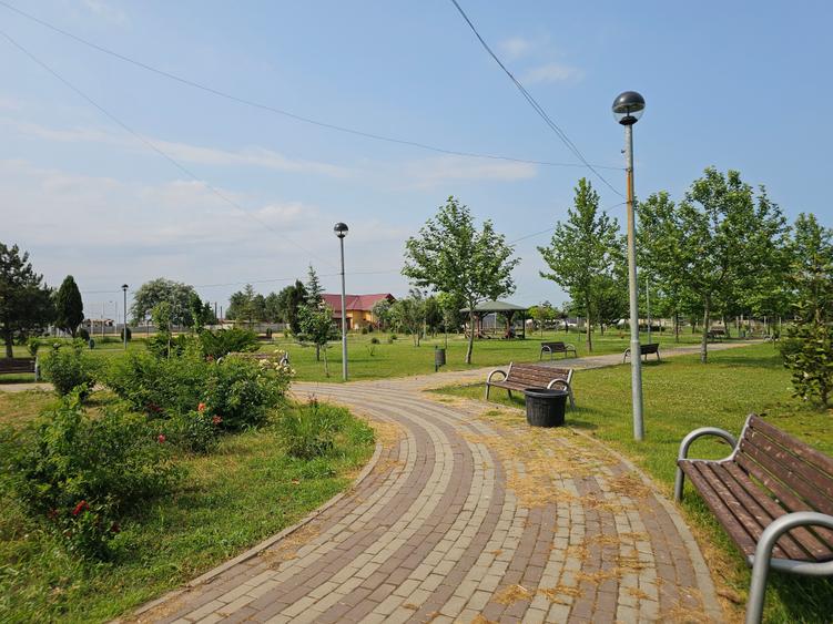 Teren Construcții intravilan de 5465 mp, în Topraisar