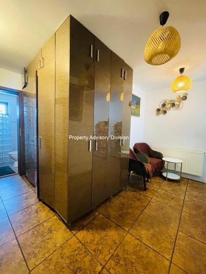 Casă cu 5 camere cu Teren 233 Mp în Pipera