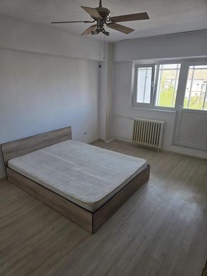 Garsonieră decomandată în Soarelui