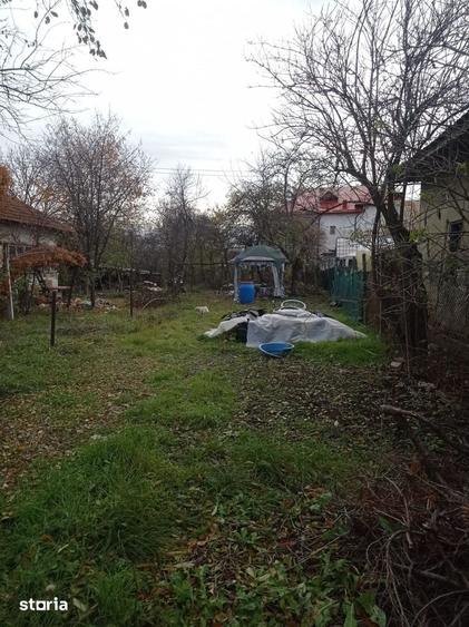 Teren de 1200 mp, în Priseaca
