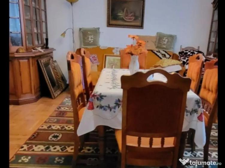 Casă cu 6 camere în Central