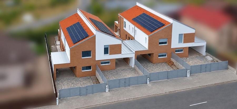 Duplex cu 4 camere cu Canalizare în Iris